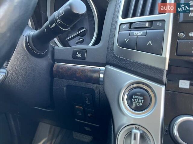 Серый Тойота Ленд Крузер, объемом двигателя 4.5 л и пробегом 230 тыс. км за 38899 $, фото 34 на Automoto.ua