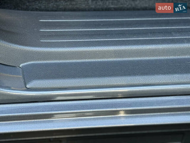 Сірий Тойота Ленд Крузер, об'ємом двигуна 3 л та пробігом 185 тис. км за 32500 $, фото 44 на Automoto.ua