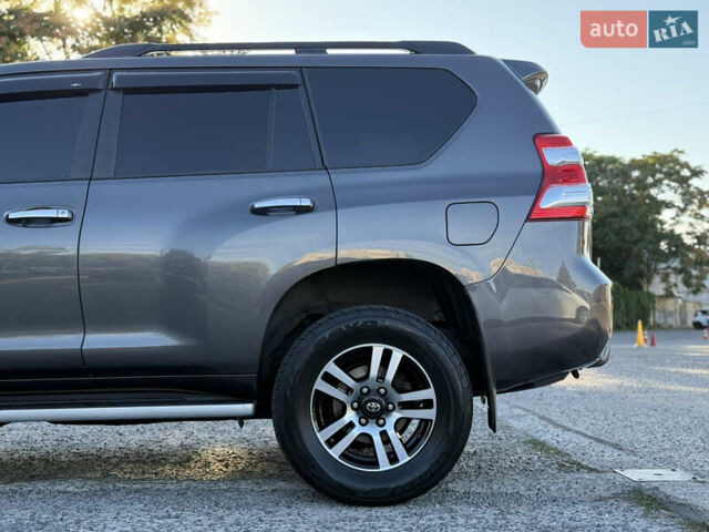 Сірий Тойота Ленд Крузер, об'ємом двигуна 3 л та пробігом 185 тис. км за 32500 $, фото 10 на Automoto.ua