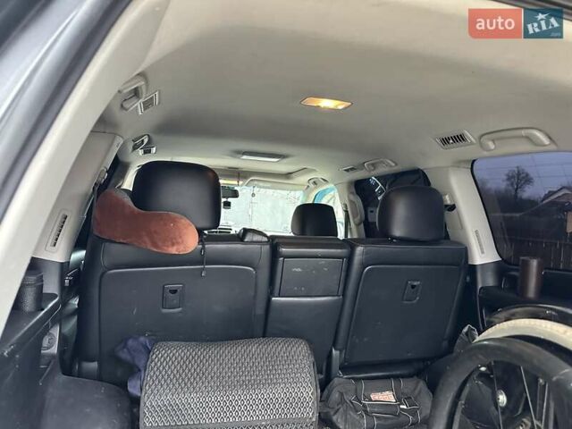 Серый Тойота Ленд Крузер, объемом двигателя 4.46 л и пробегом 290 тыс. км за 43000 $, фото 8 на Automoto.ua