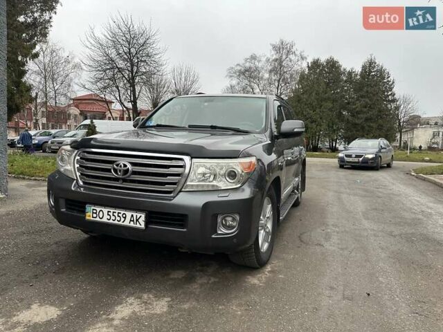 Серый Тойота Ленд Крузер, объемом двигателя 4.46 л и пробегом 290 тыс. км за 43000 $, фото 1 на Automoto.ua