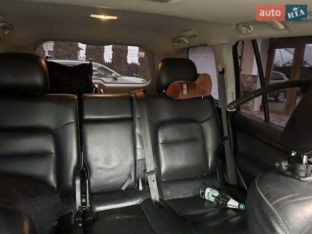 Серый Тойота Ленд Крузер, объемом двигателя 4.46 л и пробегом 290 тыс. км за 43000 $, фото 11 на Automoto.ua