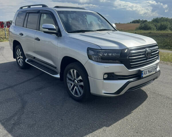 Сірий Тойота Ленд Крузер, об'ємом двигуна 4.46 л та пробігом 59 тис. км за 65000 $, фото 1 на Automoto.ua