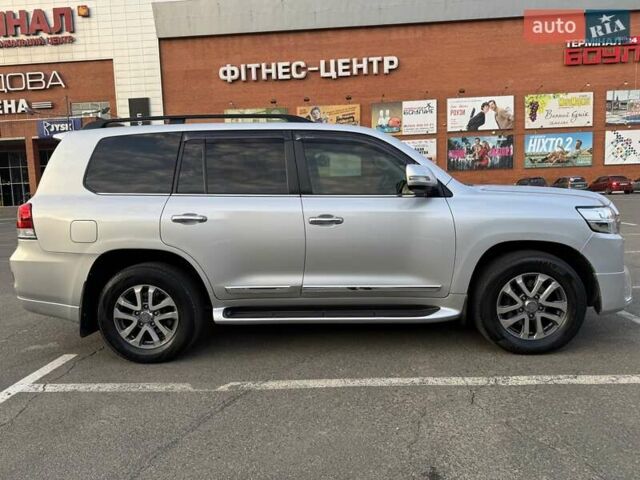 Сірий Тойота Ленд Крузер, об'ємом двигуна 4.46 л та пробігом 224 тис. км за 44950 $, фото 5 на Automoto.ua