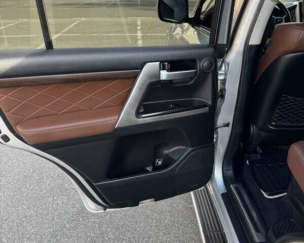 Сірий Тойота Ленд Крузер, об'ємом двигуна 4.46 л та пробігом 224 тис. км за 44950 $, фото 17 на Automoto.ua