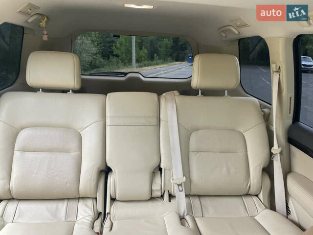 Серый Тойота Ленд Крузер, объемом двигателя 4.46 л и пробегом 216 тыс. км за 49500 $, фото 23 на Automoto.ua