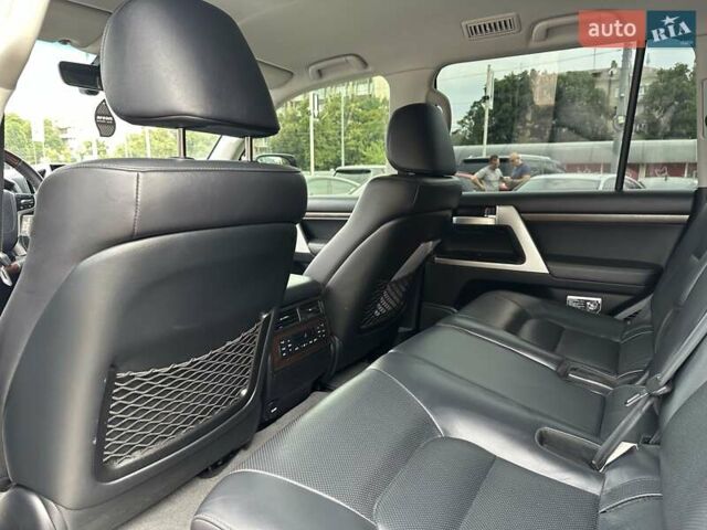 Серый Тойота Ленд Крузер, объемом двигателя 4.61 л и пробегом 161 тыс. км за 42500 $, фото 21 на Automoto.ua
