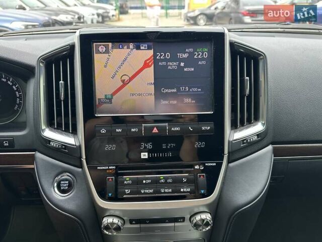 Серый Тойота Ленд Крузер, объемом двигателя 4.61 л и пробегом 161 тыс. км за 42500 $, фото 36 на Automoto.ua