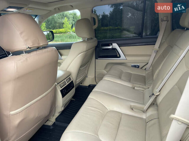 Серый Тойота Ленд Крузер, объемом двигателя 4.46 л и пробегом 216 тыс. км за 49500 $, фото 14 на Automoto.ua