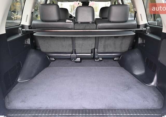 Серый Тойота Ленд Крузер, объемом двигателя 4.46 л и пробегом 261 тыс. км за 45240 $, фото 9 на Automoto.ua