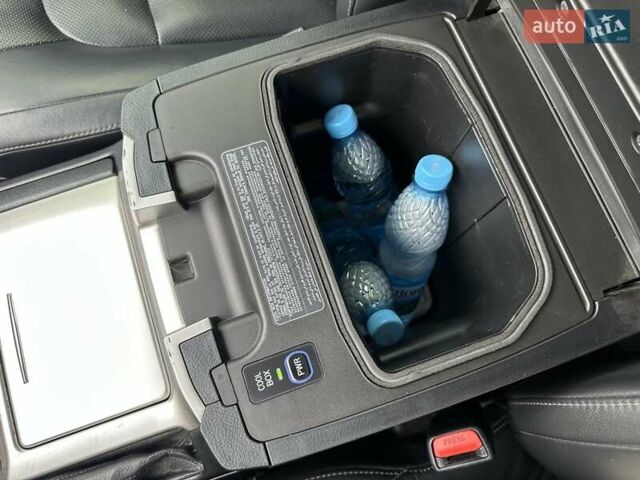 Серый Тойота Ленд Крузер, объемом двигателя 4.61 л и пробегом 161 тыс. км за 42500 $, фото 38 на Automoto.ua