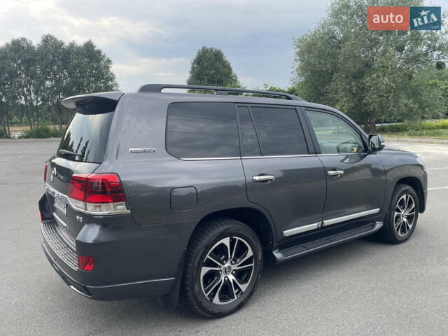 Серый Тойота Ленд Крузер, объемом двигателя 4.46 л и пробегом 216 тыс. км за 49500 $, фото 5 на Automoto.ua