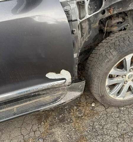 Серый Тойота Ленд Крузер, объемом двигателя 4.46 л и пробегом 315 тыс. км за 20500 $, фото 6 на Automoto.ua