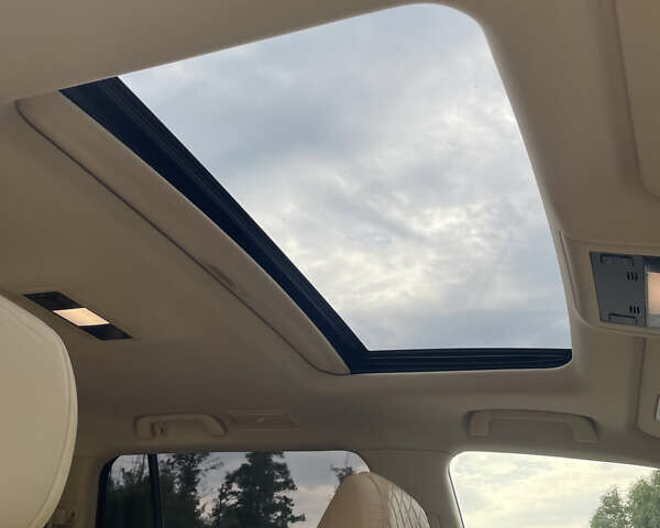 Серый Тойота Ленд Крузер, объемом двигателя 4.46 л и пробегом 216 тыс. км за 49500 $, фото 22 на Automoto.ua