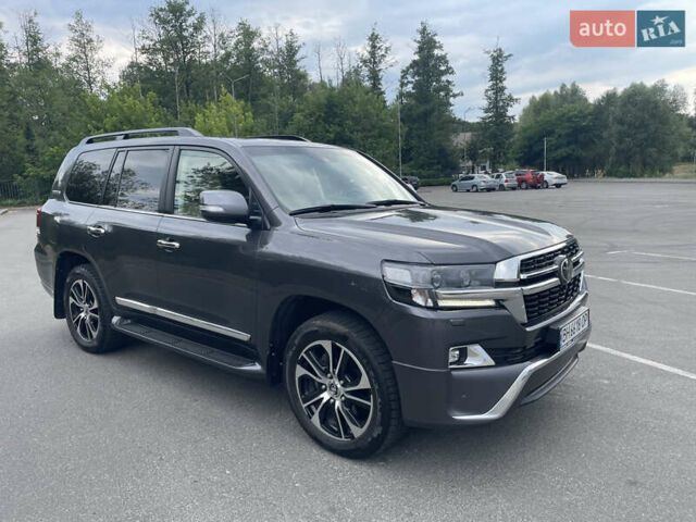 Серый Тойота Ленд Крузер, объемом двигателя 4.46 л и пробегом 216 тыс. км за 49500 $, фото 6 на Automoto.ua