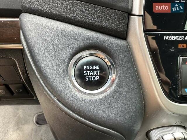 Серый Тойота Ленд Крузер, объемом двигателя 4.61 л и пробегом 161 тыс. км за 42500 $, фото 40 на Automoto.ua