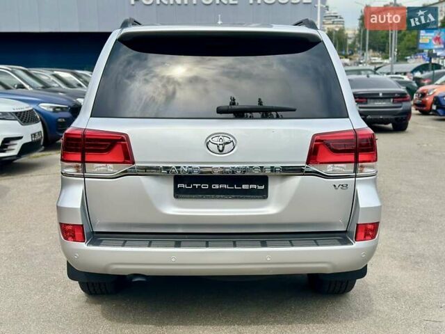 Серый Тойота Ленд Крузер, объемом двигателя 4.61 л и пробегом 161 тыс. км за 42500 $, фото 9 на Automoto.ua