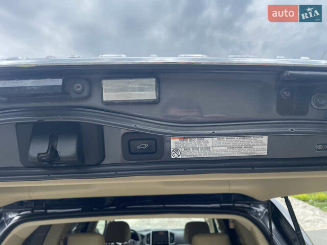 Серый Тойота Ленд Крузер, объемом двигателя 4.46 л и пробегом 216 тыс. км за 49500 $, фото 8 на Automoto.ua