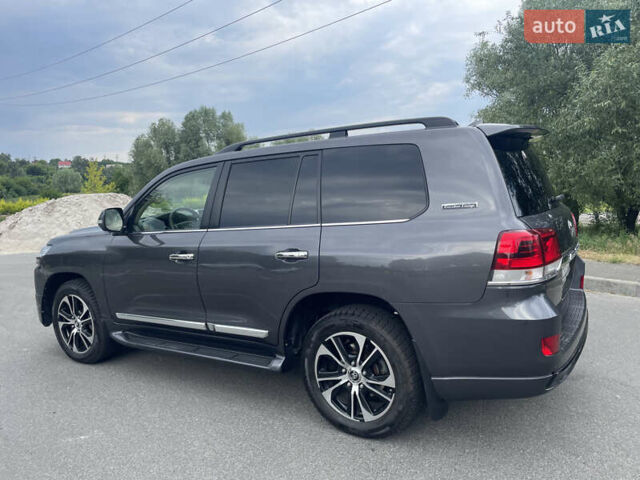 Серый Тойота Ленд Крузер, объемом двигателя 4.46 л и пробегом 216 тыс. км за 49500 $, фото 4 на Automoto.ua