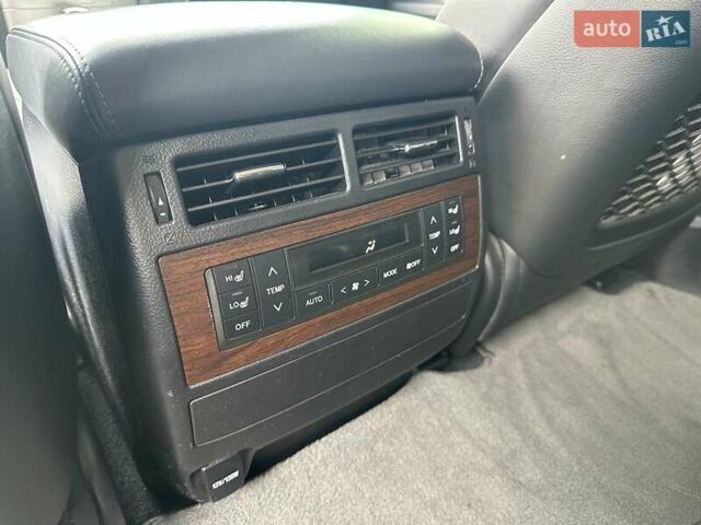 Серый Тойота Ленд Крузер, объемом двигателя 4.61 л и пробегом 161 тыс. км за 42500 $, фото 20 на Automoto.ua