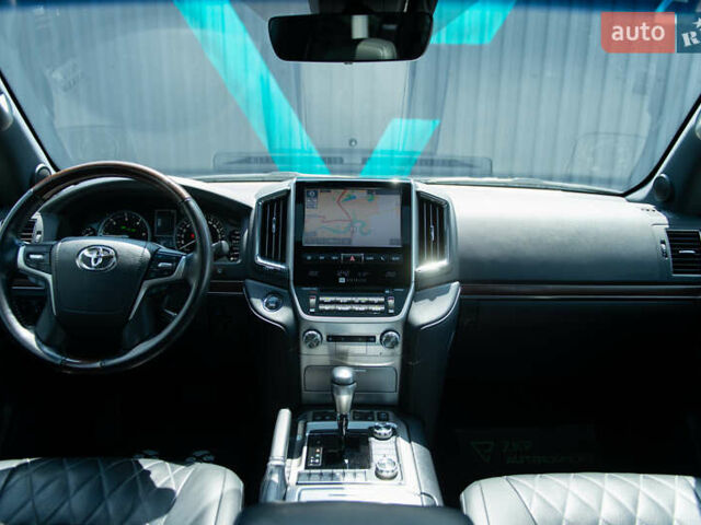 Сірий Тойота Ленд Крузер, об'ємом двигуна 4.46 л та пробігом 70 тис. км за 73000 $, фото 22 на Automoto.ua