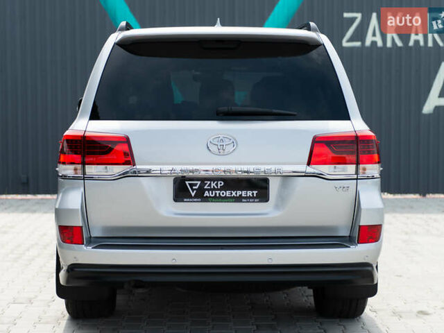 Сірий Тойота Ленд Крузер, об'ємом двигуна 4.46 л та пробігом 70 тис. км за 73000 $, фото 9 на Automoto.ua