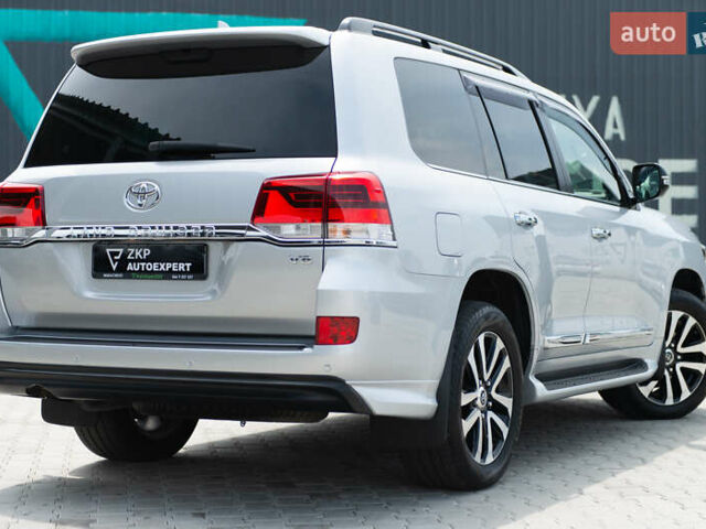 Сірий Тойота Ленд Крузер, об'ємом двигуна 4.46 л та пробігом 70 тис. км за 73000 $, фото 13 на Automoto.ua