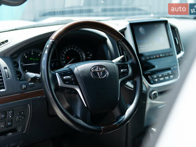 Сірий Тойота Ленд Крузер, об'ємом двигуна 4.46 л та пробігом 70 тис. км за 73000 $, фото 21 на Automoto.ua