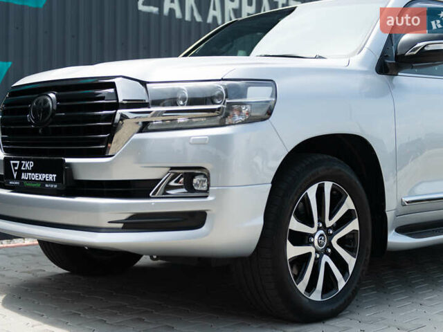 Сірий Тойота Ленд Крузер, об'ємом двигуна 4.46 л та пробігом 70 тис. км за 73000 $, фото 18 на Automoto.ua