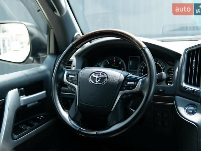 Сірий Тойота Ленд Крузер, об'ємом двигуна 4.46 л та пробігом 70 тис. км за 73000 $, фото 23 на Automoto.ua