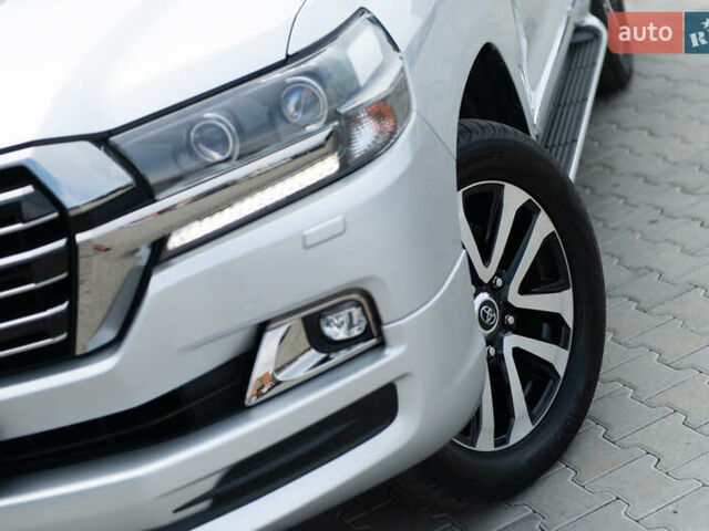 Сірий Тойота Ленд Крузер, об'ємом двигуна 4.46 л та пробігом 70 тис. км за 73000 $, фото 1 на Automoto.ua