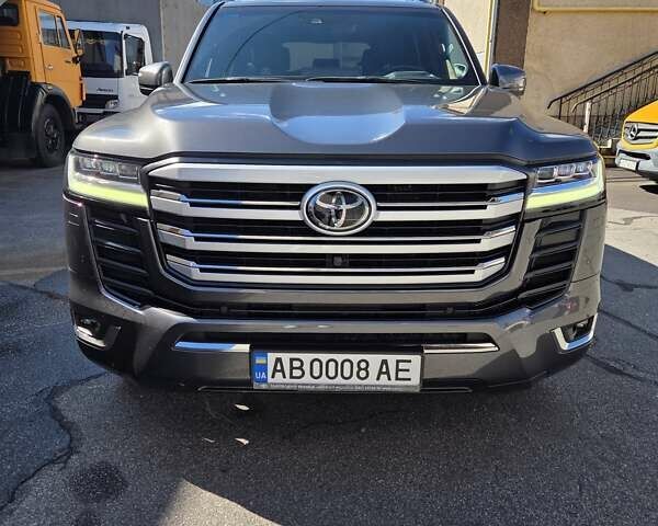 Серый Тойота Ленд Крузер, объемом двигателя 3.45 л и пробегом 37 тыс. км за 73000 $, фото 1 на Automoto.ua