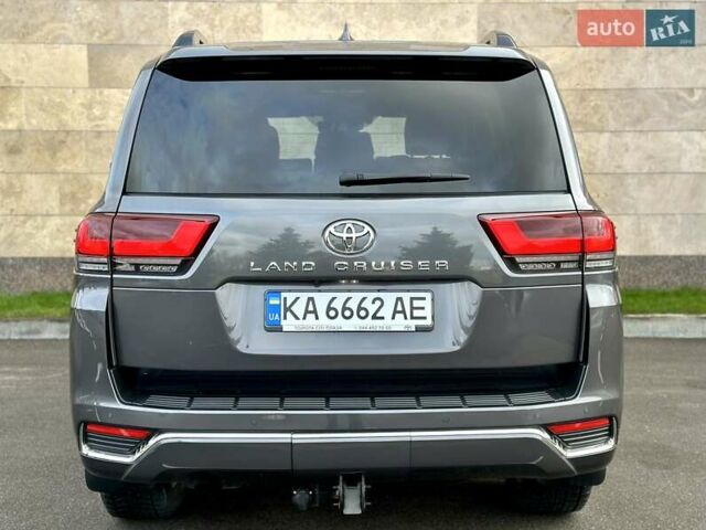 Серый Тойота Ленд Крузер, объемом двигателя 3.45 л и пробегом 88 тыс. км за 66800 $, фото 28 на Automoto.ua