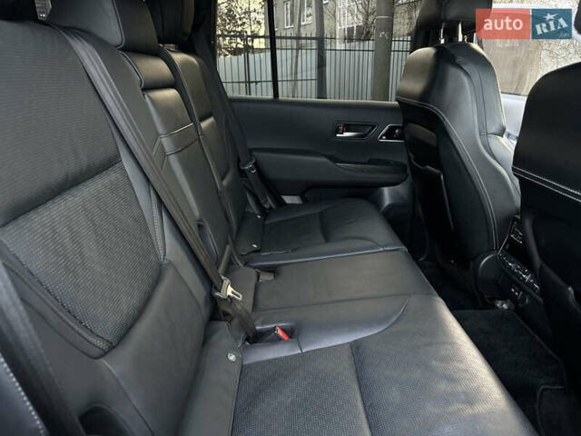 Серый Тойота Ленд Крузер, объемом двигателя 3.45 л и пробегом 80 тыс. км за 67000 $, фото 28 на Automoto.ua