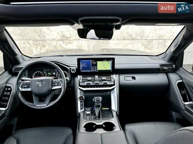 Серый Тойота Ленд Крузер, объемом двигателя 3.45 л и пробегом 88 тыс. км за 66800 $, фото 57 на Automoto.ua