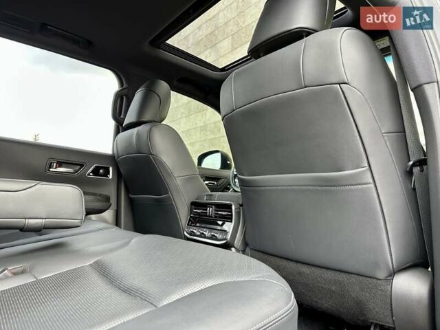 Серый Тойота Ленд Крузер, объемом двигателя 3.45 л и пробегом 88 тыс. км за 66800 $, фото 89 на Automoto.ua