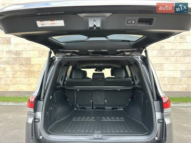 Серый Тойота Ленд Крузер, объемом двигателя 3.45 л и пробегом 88 тыс. км за 66800 $, фото 83 на Automoto.ua