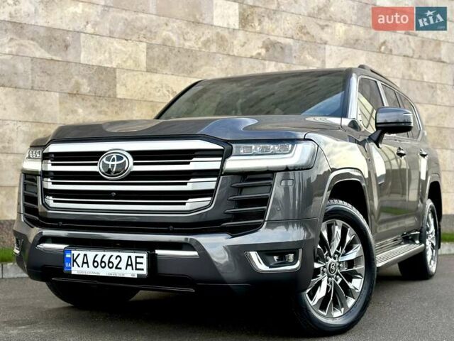 Серый Тойота Ленд Крузер, объемом двигателя 3.45 л и пробегом 88 тыс. км за 66800 $, фото 5 на Automoto.ua