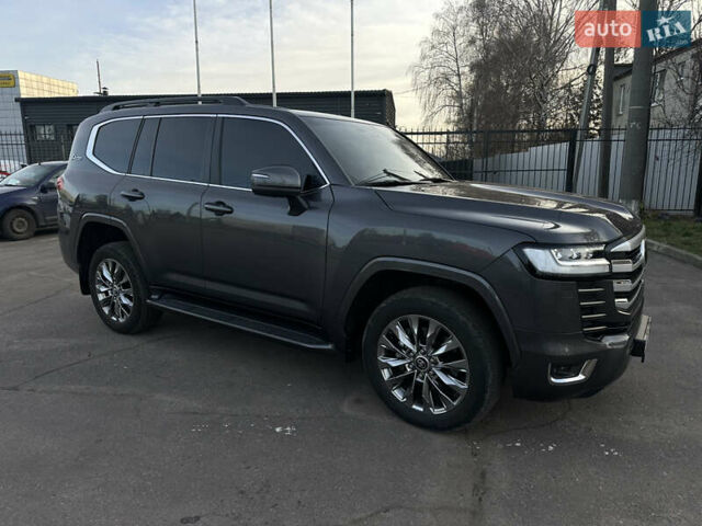 Серый Тойота Ленд Крузер, объемом двигателя 3.45 л и пробегом 80 тыс. км за 67000 $, фото 3 на Automoto.ua