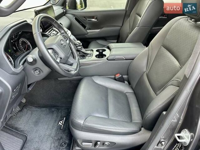 Серый Тойота Ленд Крузер, объемом двигателя 3.45 л и пробегом 88 тыс. км за 66800 $, фото 60 на Automoto.ua