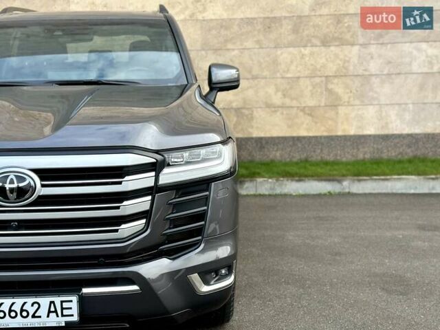 Серый Тойота Ленд Крузер, объемом двигателя 3.45 л и пробегом 88 тыс. км за 66800 $, фото 35 на Automoto.ua