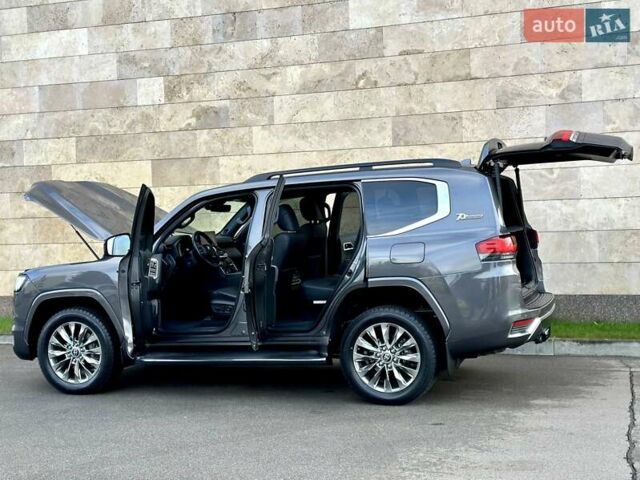 Серый Тойота Ленд Крузер, объемом двигателя 3.45 л и пробегом 88 тыс. км за 66800 $, фото 23 на Automoto.ua