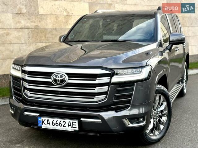 Серый Тойота Ленд Крузер, объемом двигателя 3.45 л и пробегом 88 тыс. км за 66800 $, фото 4 на Automoto.ua