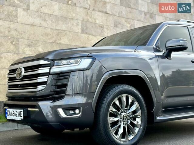 Серый Тойота Ленд Крузер, объемом двигателя 3.45 л и пробегом 88 тыс. км за 66800 $, фото 39 на Automoto.ua