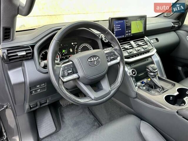 Серый Тойота Ленд Крузер, объемом двигателя 3.45 л и пробегом 88 тыс. км за 66800 $, фото 61 на Automoto.ua