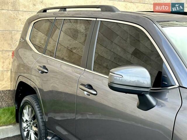 Серый Тойота Ленд Крузер, объемом двигателя 3.45 л и пробегом 88 тыс. км за 66800 $, фото 44 на Automoto.ua