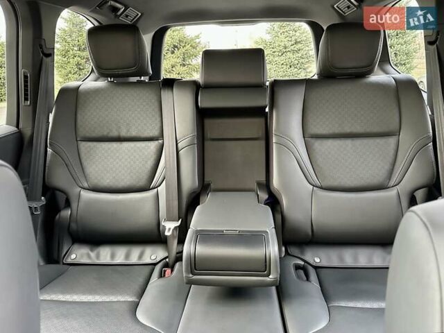 Серый Тойота Ленд Крузер, объемом двигателя 3.45 л и пробегом 88 тыс. км за 66800 $, фото 79 на Automoto.ua
