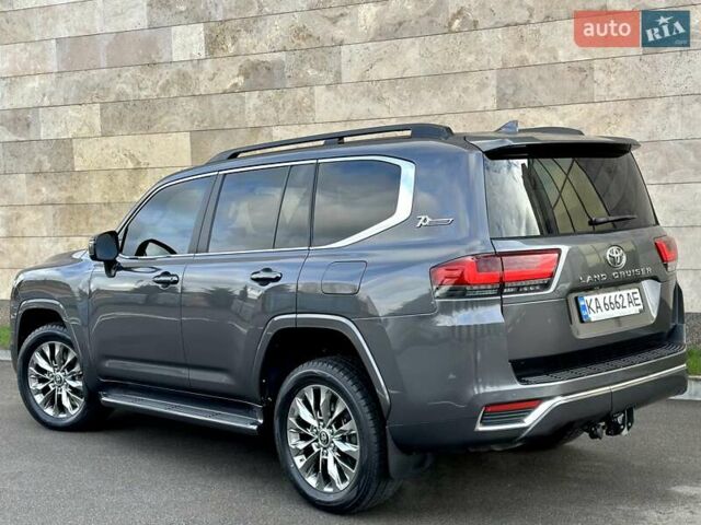 Серый Тойота Ленд Крузер, объемом двигателя 3.45 л и пробегом 88 тыс. км за 66800 $, фото 21 на Automoto.ua