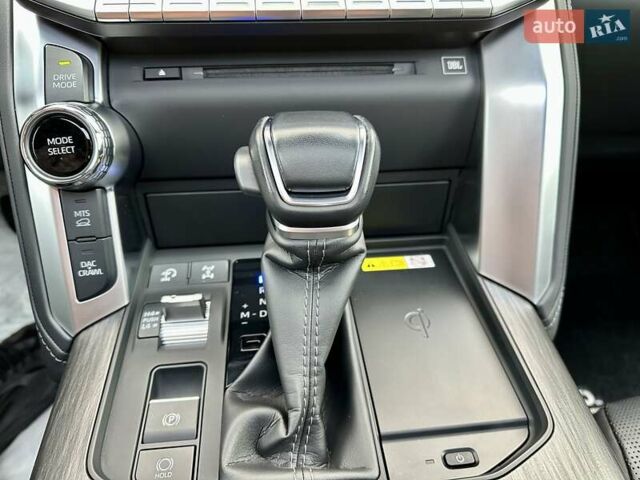 Серый Тойота Ленд Крузер, объемом двигателя 3.45 л и пробегом 88 тыс. км за 66800 $, фото 66 на Automoto.ua