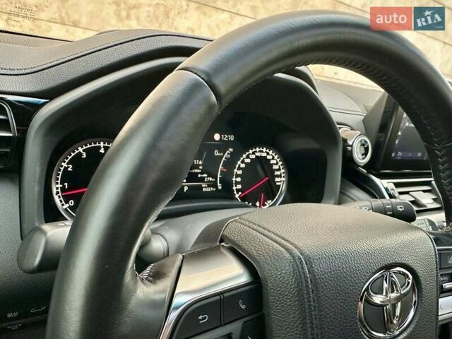 Серый Тойота Ленд Крузер, объемом двигателя 3.45 л и пробегом 88 тыс. км за 66800 $, фото 70 на Automoto.ua